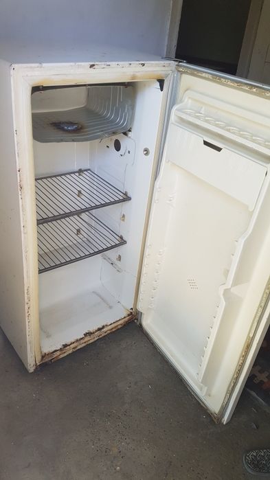 Холодильник Днепр 2 зур ишлайди