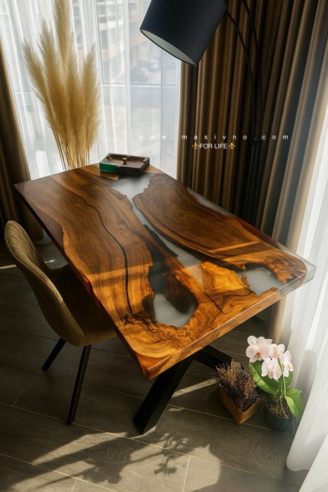 Маса от естествено дърво и епоксидна смола | Холна, трапезна маса