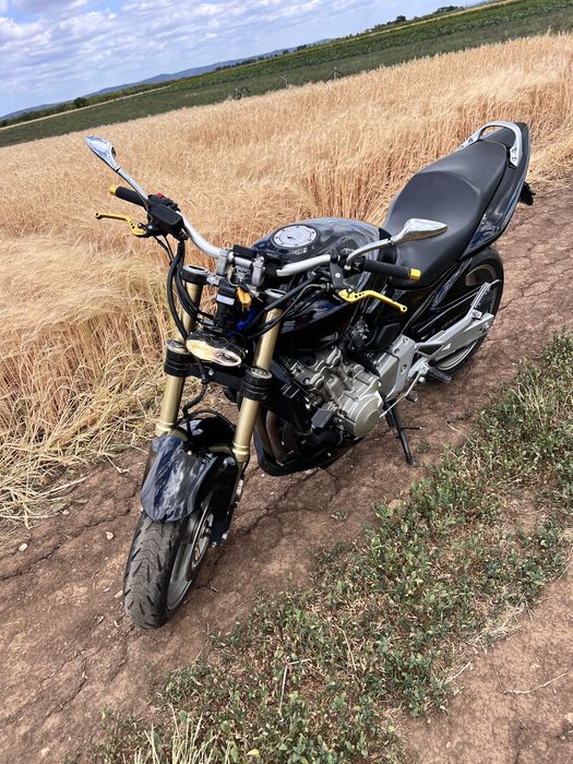 Honda Hornet 600 (sau schimb cu masină)