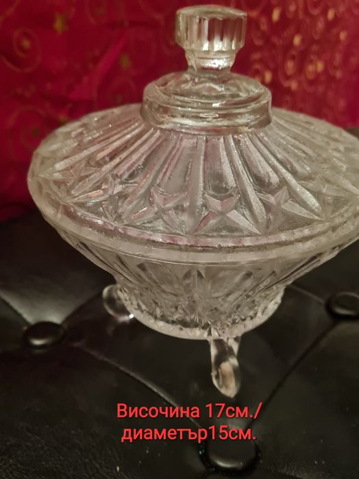 Ючета, захарница стъклена, свещници единия дървен, ваза, сервиз