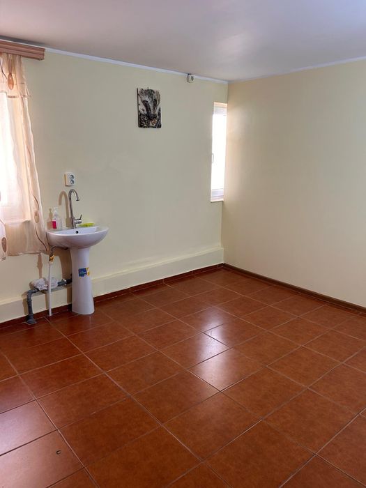 Inchiriez spatiu