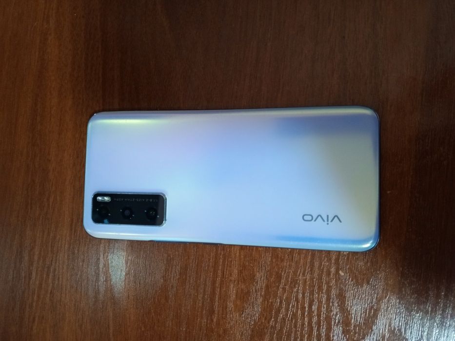 Vivo v20 SE telefon sotiladi