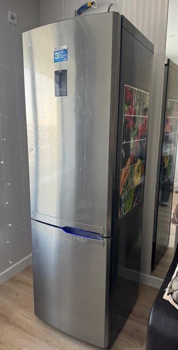 холодильник SAMSUNG в отличном состоянии