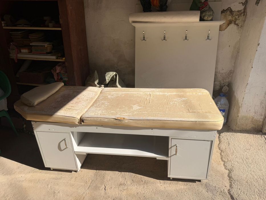 Продам кушетку! 15 тыс окончательно, норм состояние