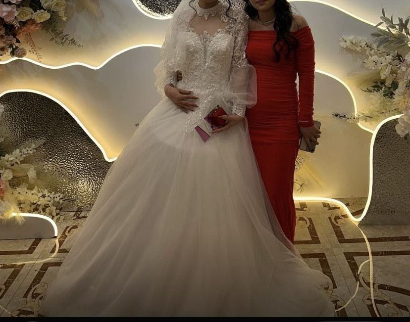 Продается вместе с кольцо фата