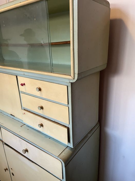 Bufet vechi de bucătărie