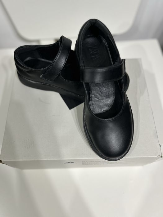 Pantofi zara ,stare aproape noua,purtati de trei ori