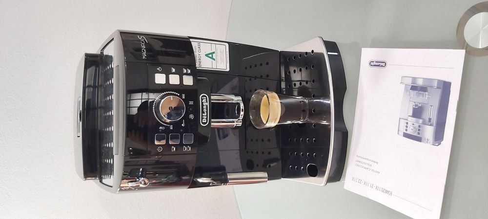 Expresor Aparat de cafea Delonghi magnifica S
