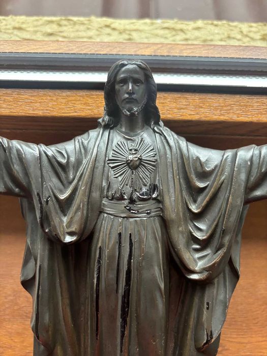 Statuetă cu Iisus Hristos din antimoniu vopsit/marcaj D.S.R/H=25cm/G=1,600kg.