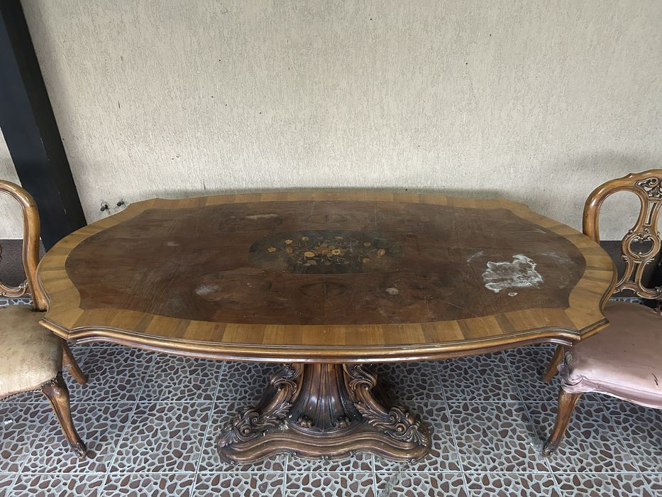 Vand masa lemn masiv sculptata cu 6 scaune
