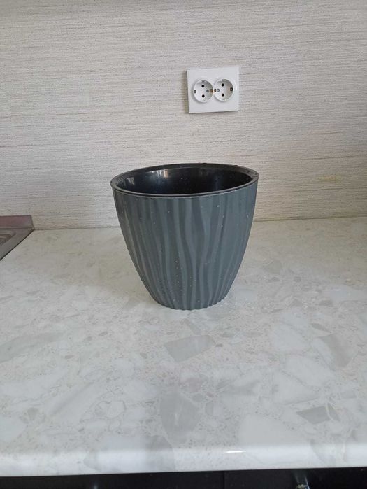 Продам горшки для цветов