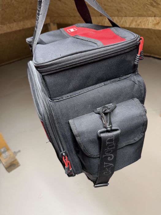 Geanta pescuit Lucky John