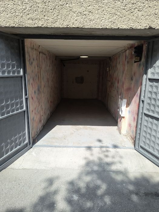 Дава се под наем Гараж / Паркомясто в Разград, Абритус - 13 кв.м за 35.7 € - Снимка #1