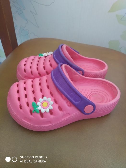 Кроксы на девочку.