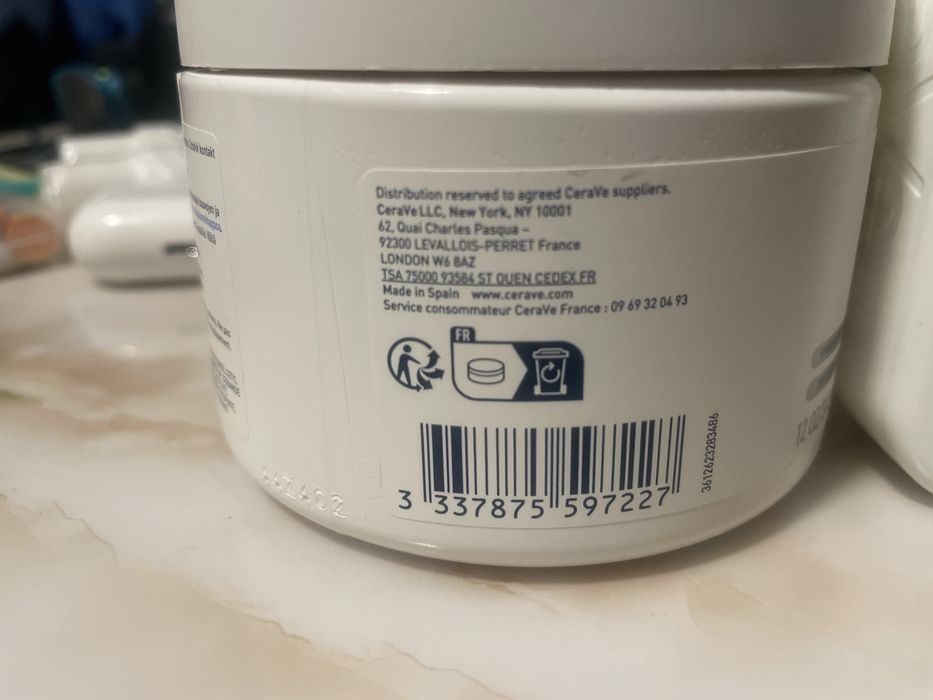 Комплект CeraVe Hydrating Cleanser (236 ml) и Moisturising Cream (340 g) – НОВИ