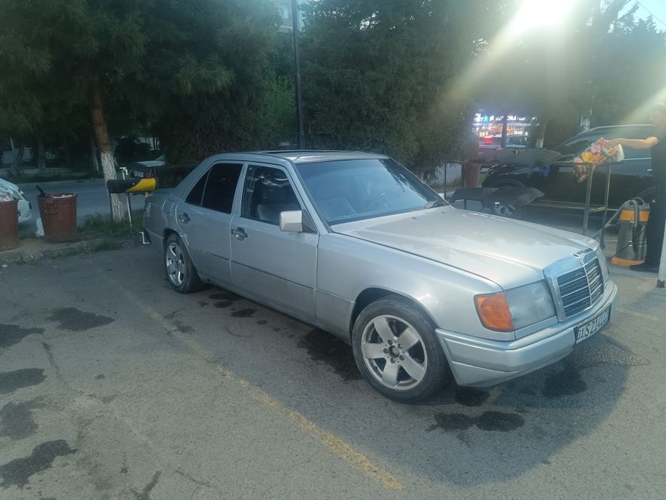 Mercedes-Benz 230 1989 — 2