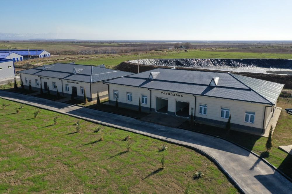 Bino inshoatlar kompleksi sotiladi. Oxangaron t. Yangi xayot MFY.