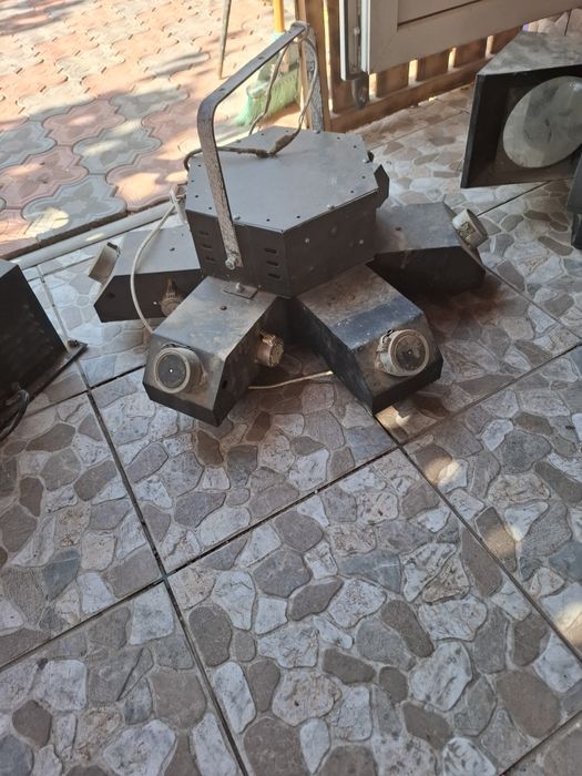 Lumini discoteca anii 80