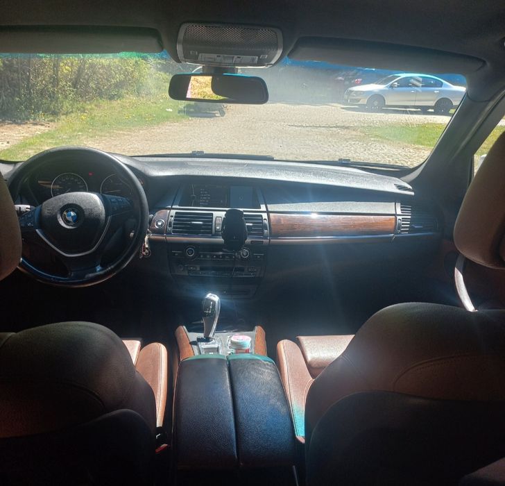 BMW X5  DRIVE 30D 4×4 vând, schimb.