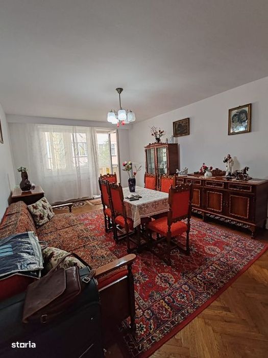 Apartament 3 camere, garaj, 74 mp, zona Decebal — fotografia 3