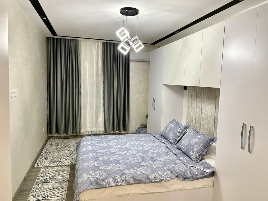 Yakkasaroy tumani Salamatinada Navastroyka sotiladi.50kv.m Evro remont