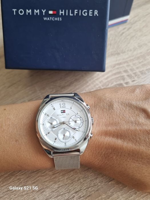 Часовник Tommy Hilfiger- дамски