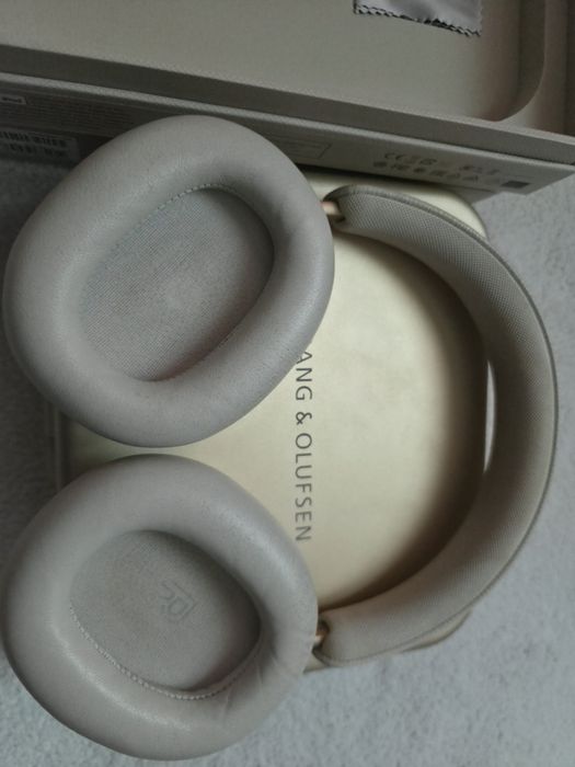 Beoplay H95 Gold Tone