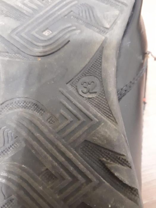 Продам детскую ботинку для мальчиков