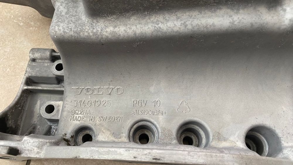 Baie de ulei motor 2.0 Volvo XC70 V70 31401925