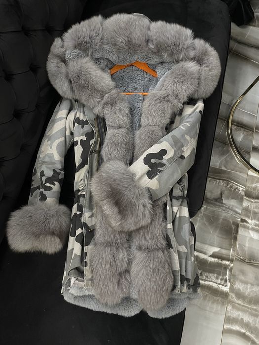 Сива камуфлажна парка с лисица