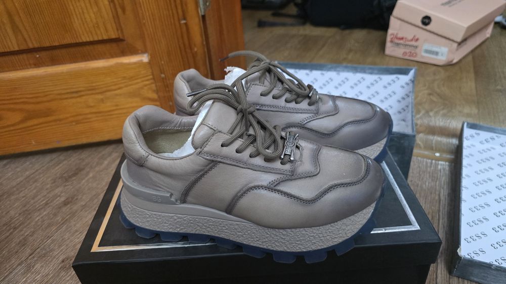 Кросовки кожаные