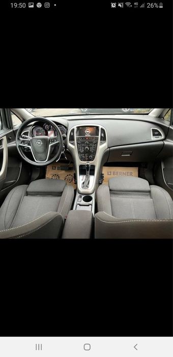 Opel astra j 2012..