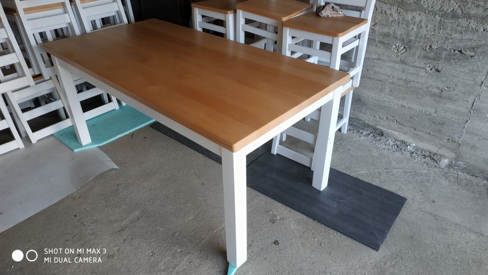 Scaune,mese albe din lemn masiv pentru saloane,nunti, restaurante