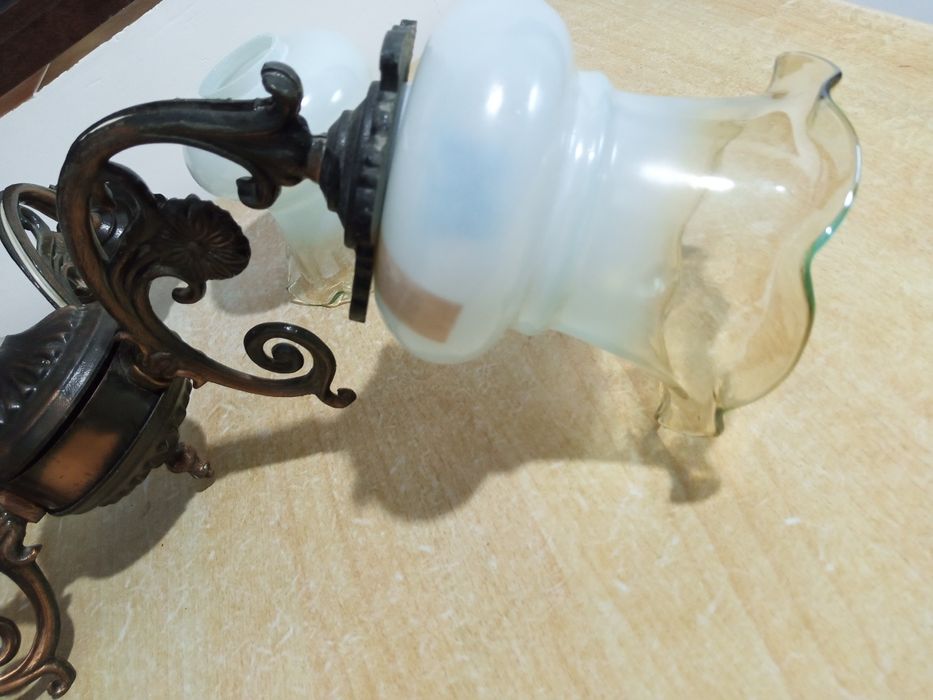 Продается люстра