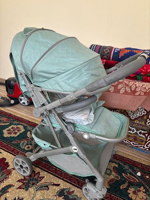 Люлка и прогулочная коляска сатылады