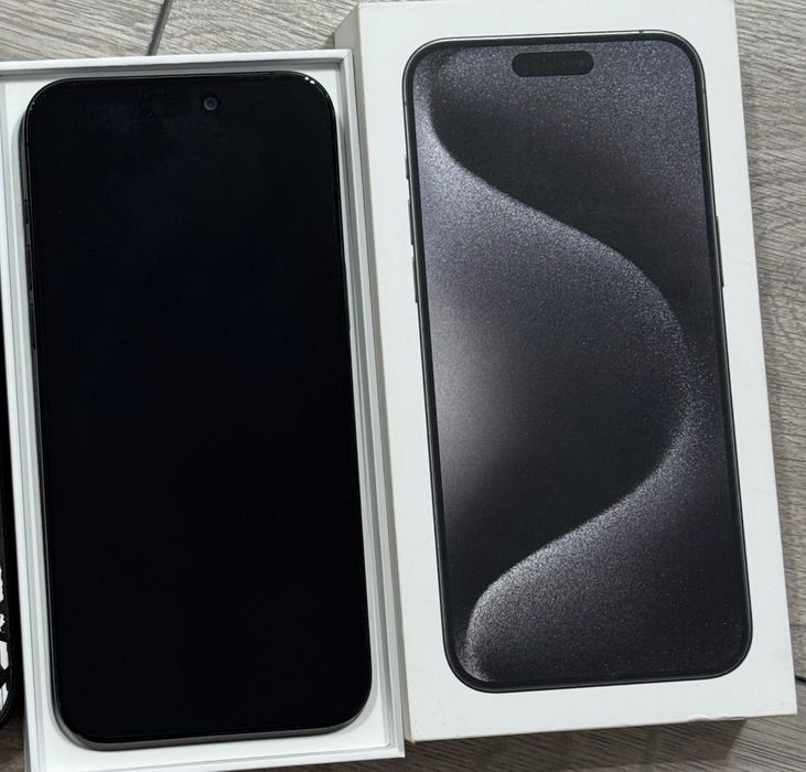 iPhone 15 Pro Max 256 GB Full box liber rețea Baterie 83%  Impecabil 16 17 13 14 pro