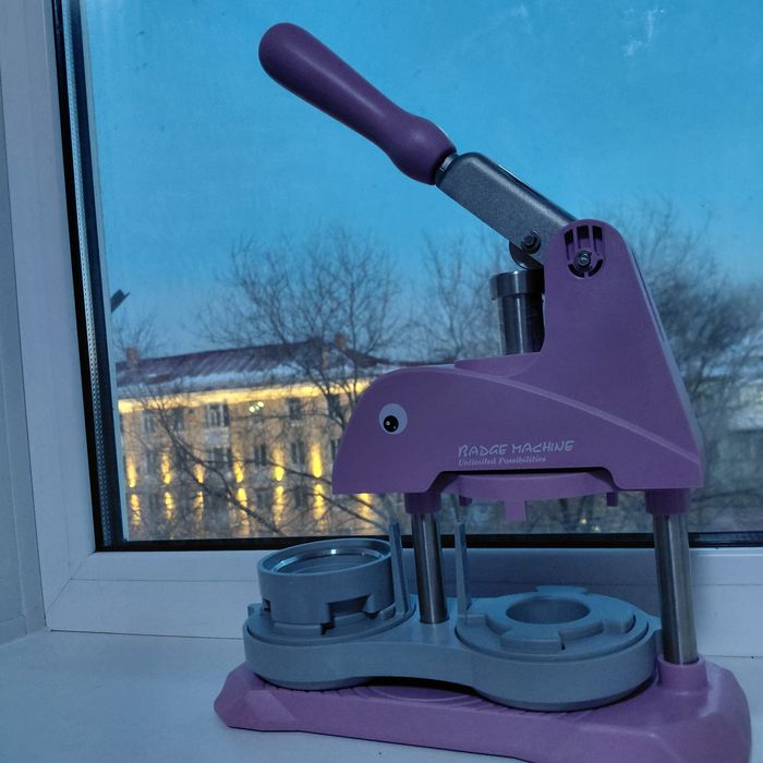 аппарат для значков