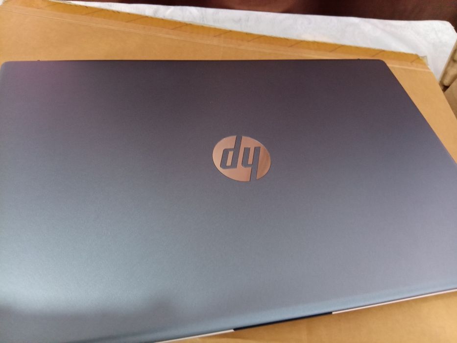 Hp noutbuk sotiladi srochna kelishilgan
