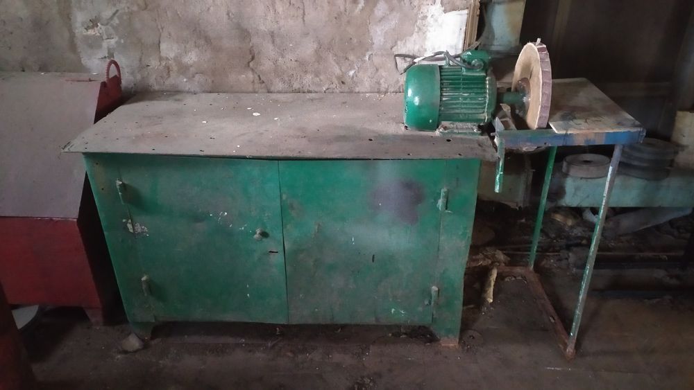 Продам стол слесарный с электродвигателем