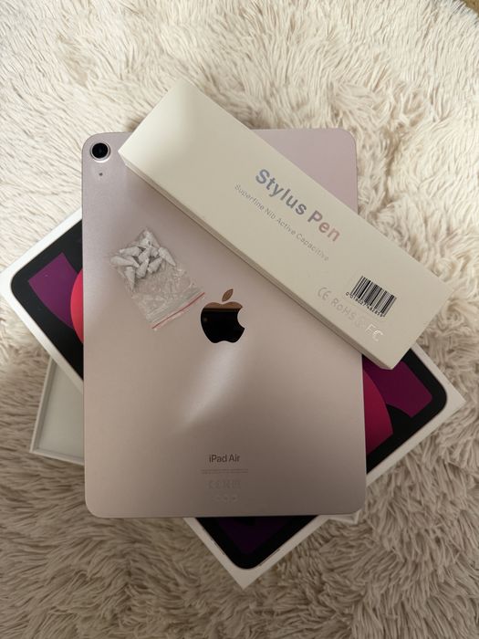 iPad Air Generatia 5 10.9” 256GB Wi-Fi