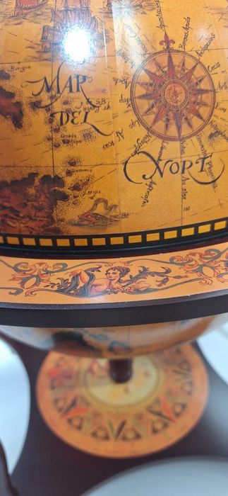 Нов-Компактен Глобус Мини Бар-Поставка за Бутилка /Вино/Подарък-Юбилей