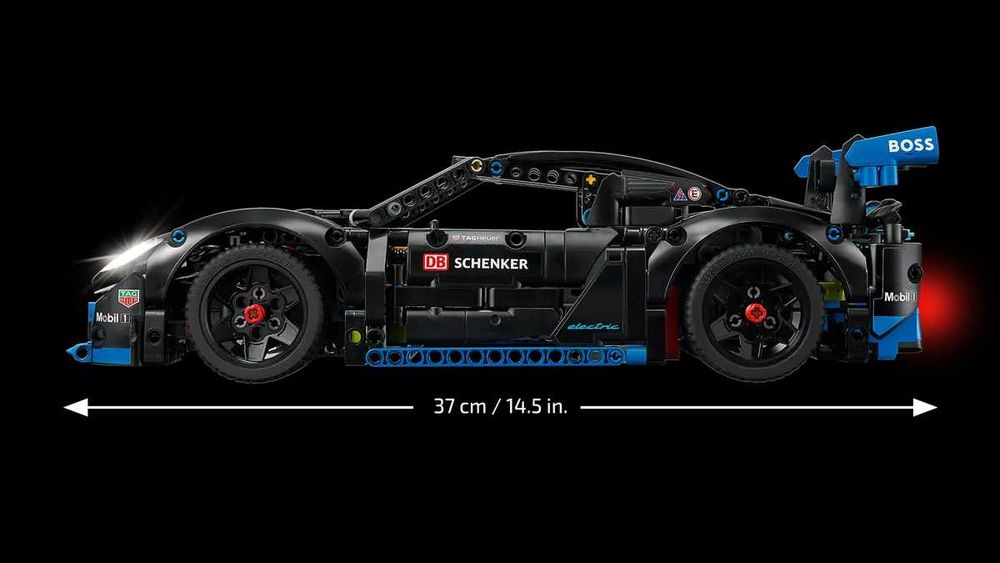 Lego 42176 Technic Porsche GT4 e-Performance управляется через телефон