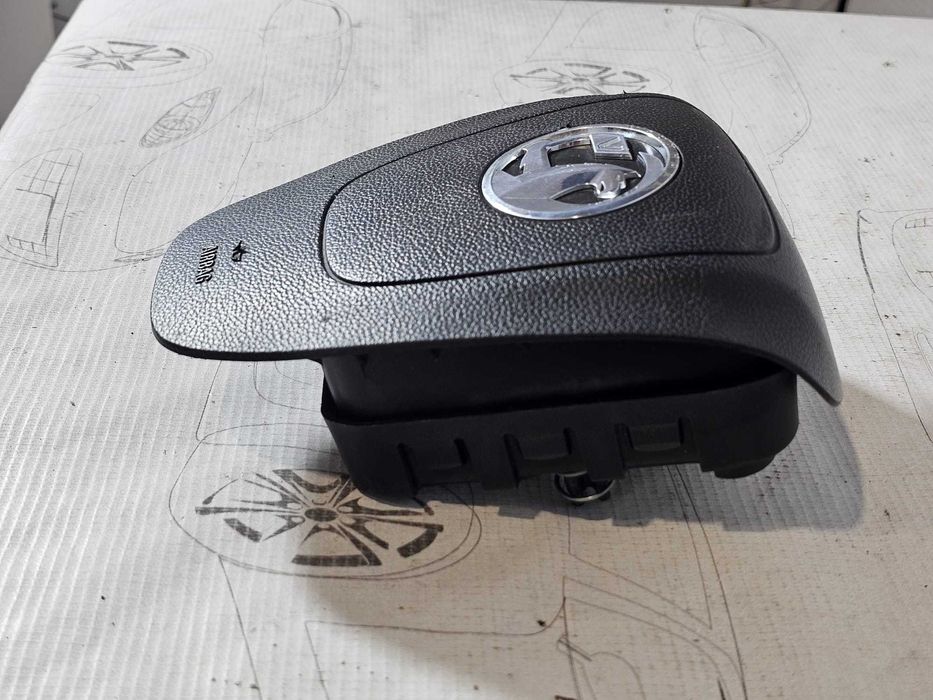 Airbag volan Vauxhall / Opel Astra J / Insignia A / Meriva B 2009-2017 2013 2.0 CDTI 118kW Cod OEM: 39172525, 13299779 (5E3)