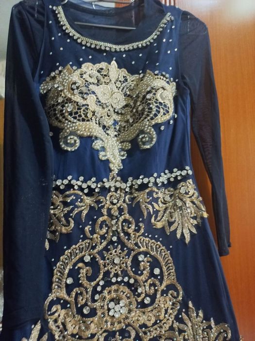 Elektr ko'k rangdagi Oqshom, To'y libosi