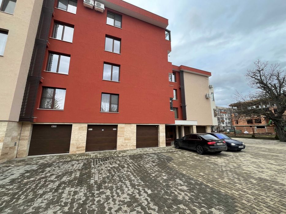 Отдава под наем напълно обзаведен апартамент в кв. Васил Левски