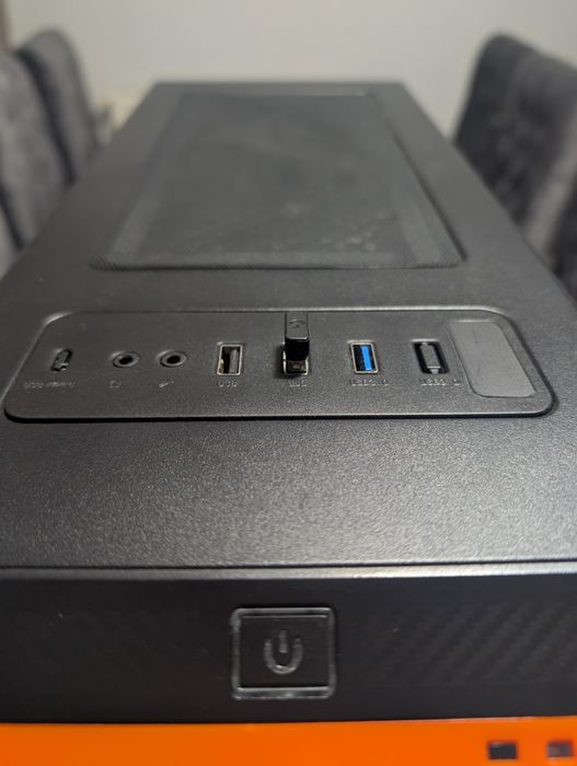 REZERVAT! Carcasa ATX + sursa 650w