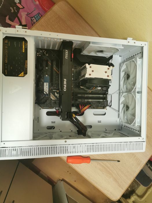 Calculator complet de Gaming i7 9700 șau schimb cu lep. Sau tel.
