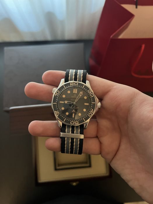 Omega Seamaster Diver 300M 007 Edition