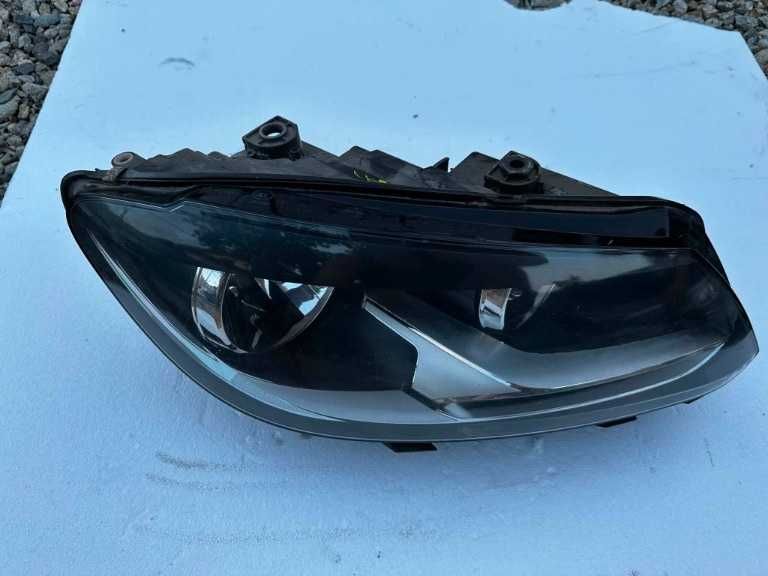 Far Dreapta cu Halogen Volkswagen Touran 1T3 2010 - 2015