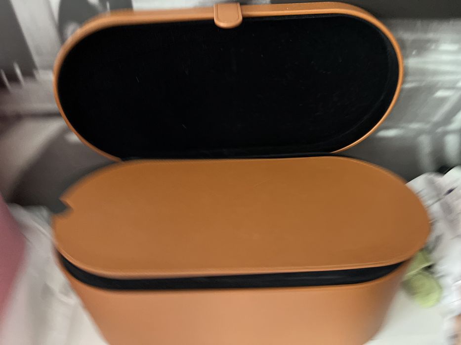 Продам DYSON стайлер оригинал